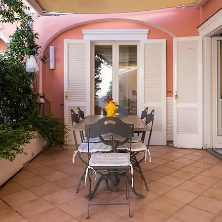 Lovers - Piazzetta カプリ