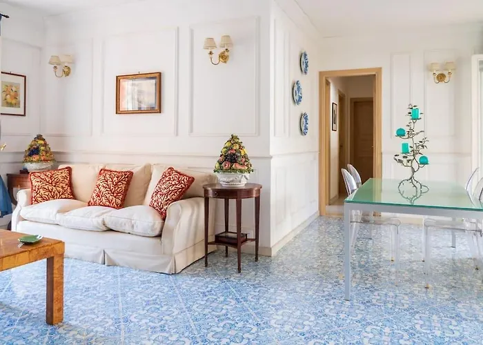 Lovers - Piazzetta カプリ